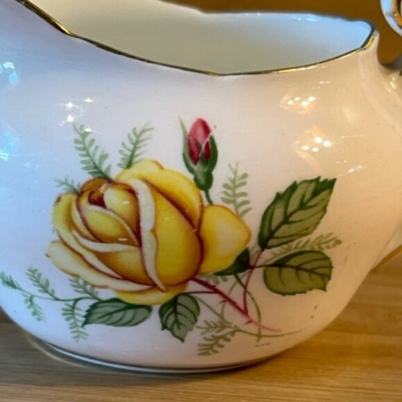 Paragon dainty creamer yellow cabbage rose Made in England Fine bone china vtg - Picture 3 of 4